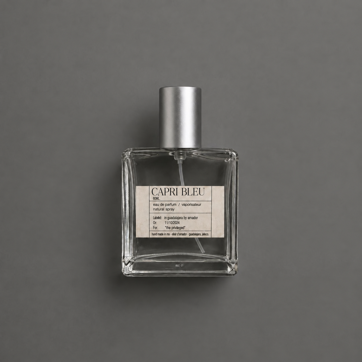 Capri Bleu de Elixir Amador: frasco cuadrado de 60 ml.