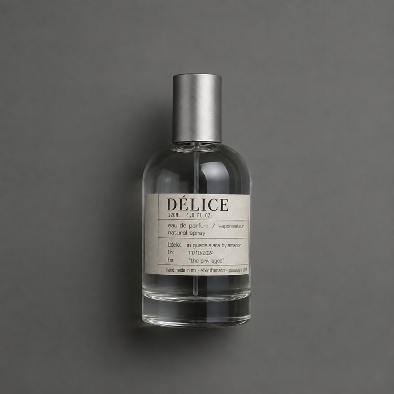 Délice de Elixir Amador: frasco cilíndrico de 120 ml.