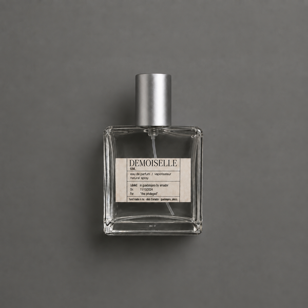 Demoiselle de Elixir Amador: frasco cuadrado de 60 ml.