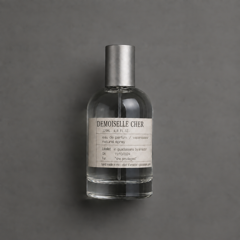 Demoiselle Cher de Elixir Amador: frasco cilíndrico de 120 ml.