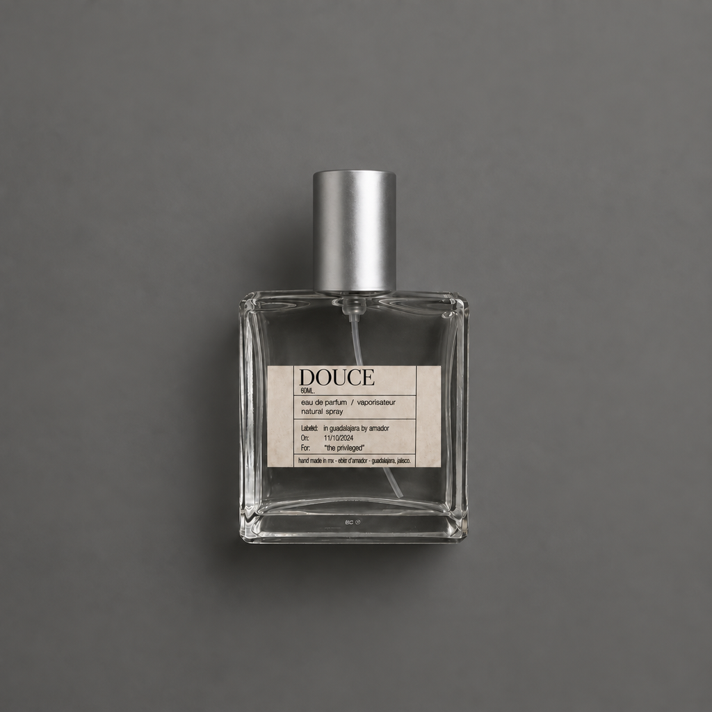 Douce de Elixir Amador: frasco cuadrado de 60 ml.