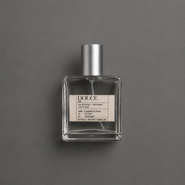 Douce de Elixir Amador: frasco cuadrado de 60 ml.