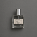 Éternel de Elixir Amador: frasco cuadrado de 60 ml sobre fondo gris.