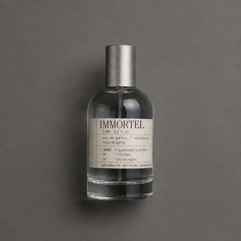 Immortel de Elixir Amador: frasco cilíndrico de 120 ml sobre fondo gris.
