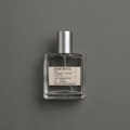Immortel de Elixir Amador: frasco cuadrado de 60 ml sobre fondo gris.