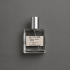 Légendaire de Elixir Amador: frasco cuadrado de 60 ml sobre fondo gris.