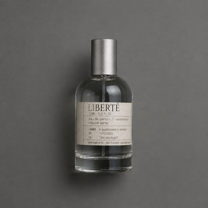 Liberté de Elixir Amador: frasco cilíndrico de 120 ml.
