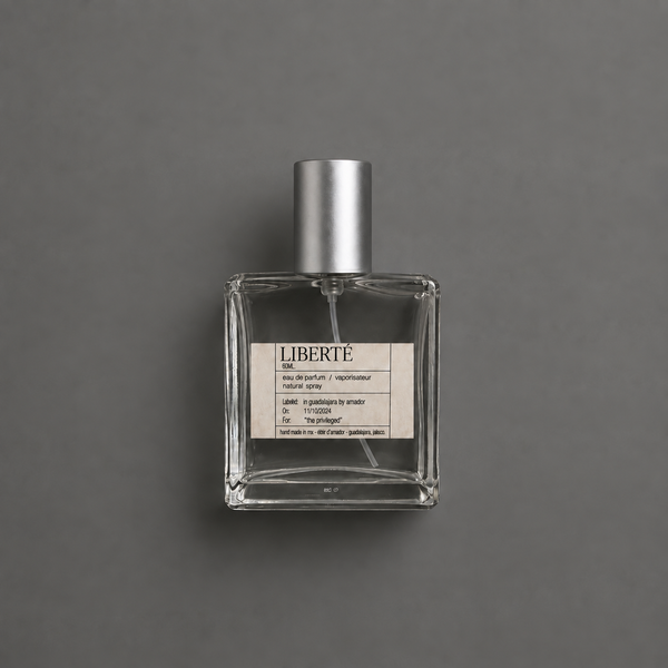 Liberté de Elixir Amador: frasco cuadrado de 60 ml.