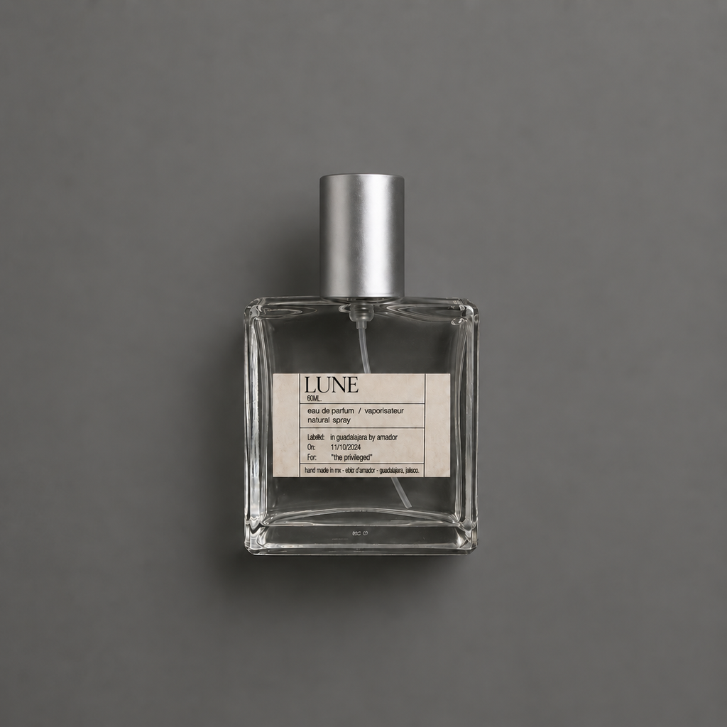 Lune de Elixir Amador: frasco cuadrado de 60 ml.