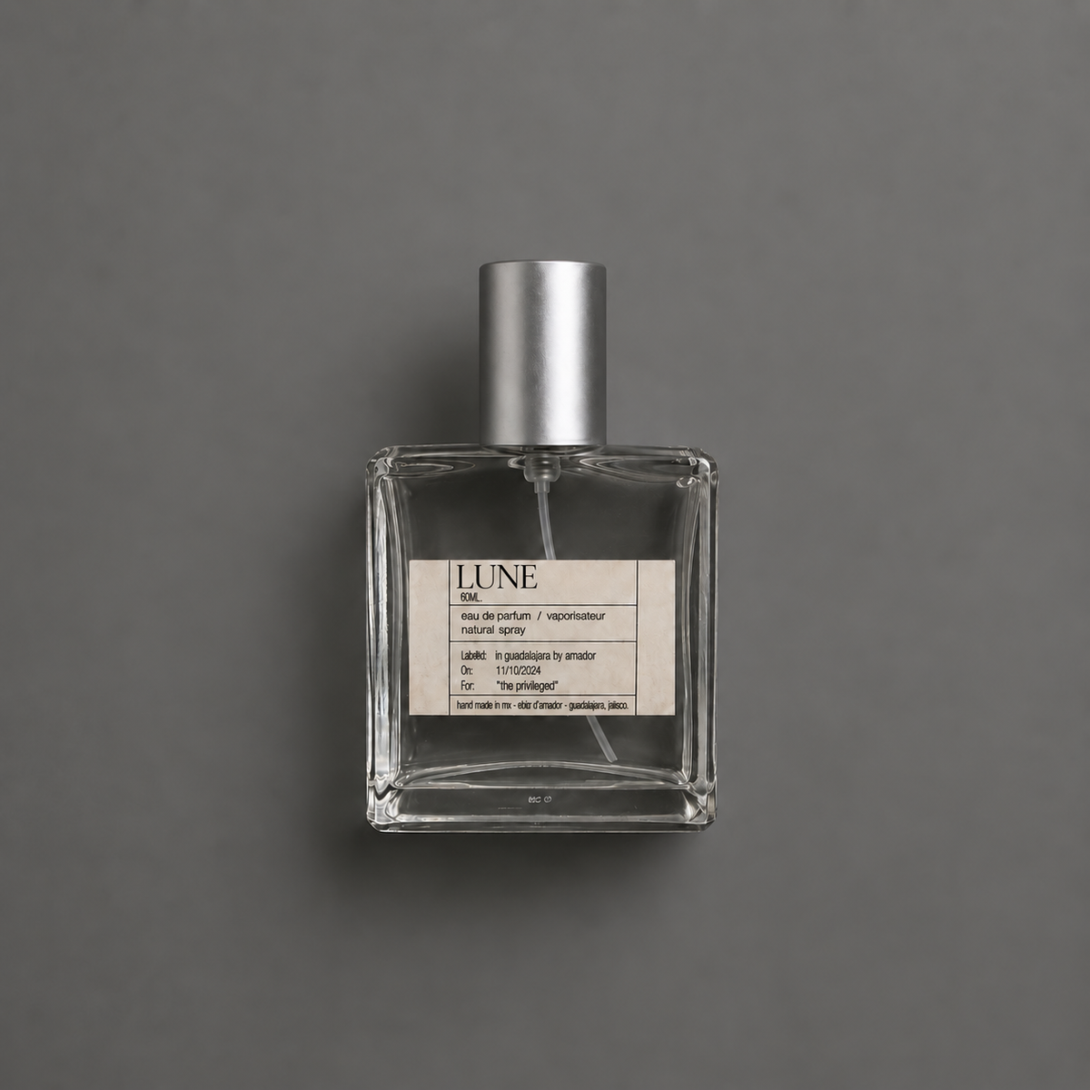 Lune de Elixir Amador: frasco cuadrado de 60 ml.