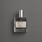 Majesté de Elixir Amador: frasco cuadrado de 60 ml sobre fondo gris.
