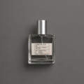Orion 54 de Elixir Amador: frasco cuadrado de 60 ml sobre fondo gris.
