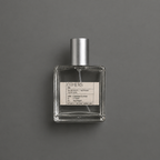 Others de Elixir Amador: frasco cuadrado de 60 ml sobre fondo gris.