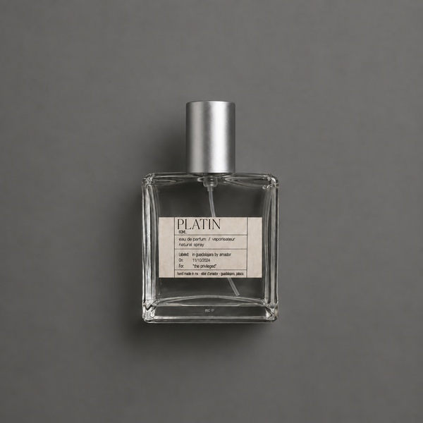 Platin de Elixir Amador: frasco cuadrado de 60 ml sobre fondo gris.
