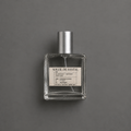 Soleil de Santal de Elixir Amador: frasco cuadrado de 60 ml sobre fondo gris.