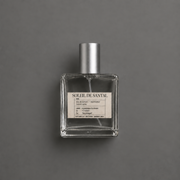 Soleil de Santal de Elixir Amador: frasco cuadrado de 60 ml sobre fondo gris.