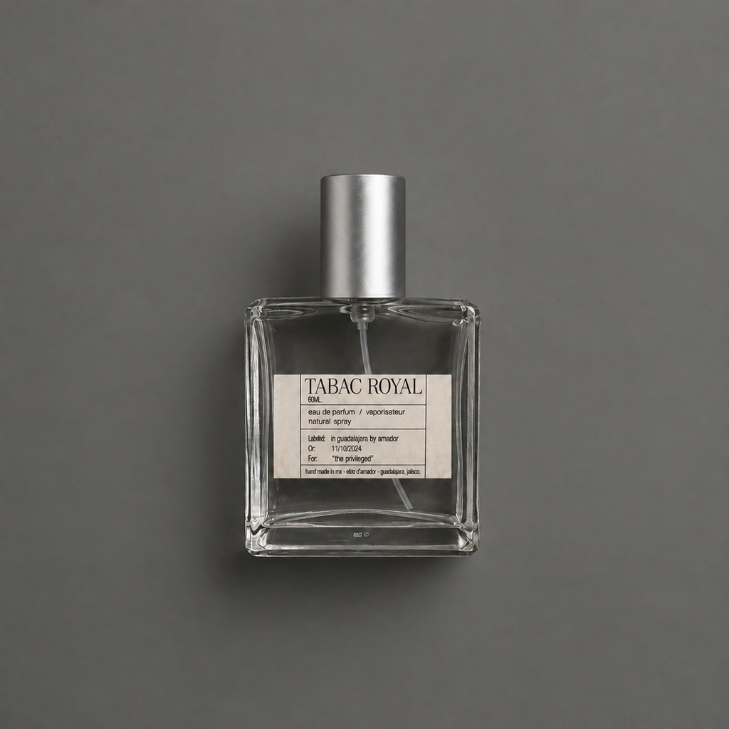 Tabac Royal de Elixir Amador: frasco cuadrado de 60 ml sobre fondo gris.