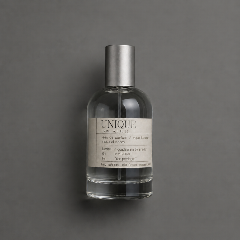 Unique de Elixir Amador: frasco cilíndrico de 120 ml.