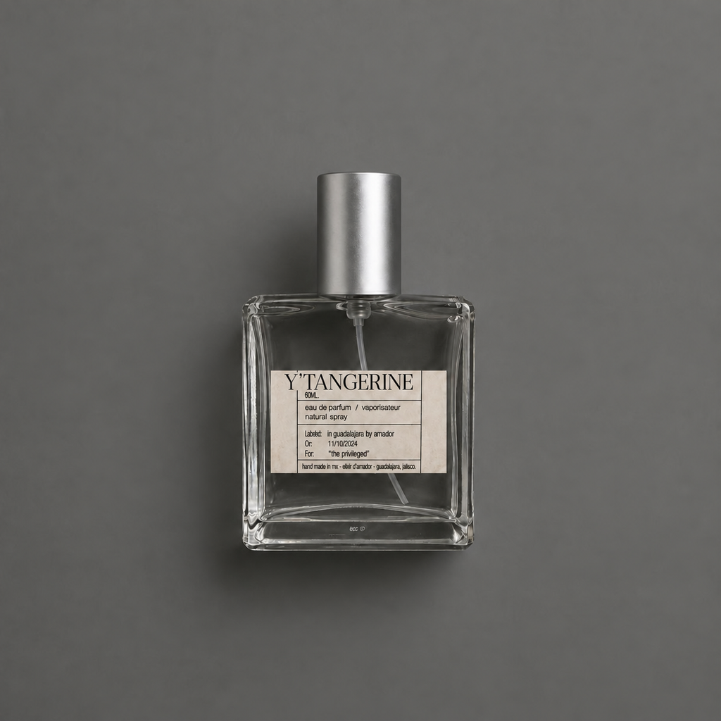 Y’ Tangerine de Elixir Amador: frasco cuadrado de 60 ml sobre fondo gris.